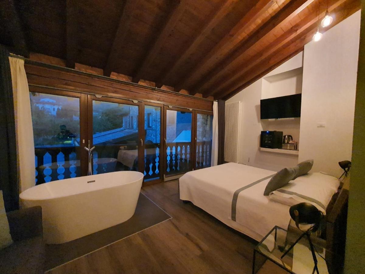 La Terrazza Sulle Vigne B&B Corte Franca Eksteriør billede