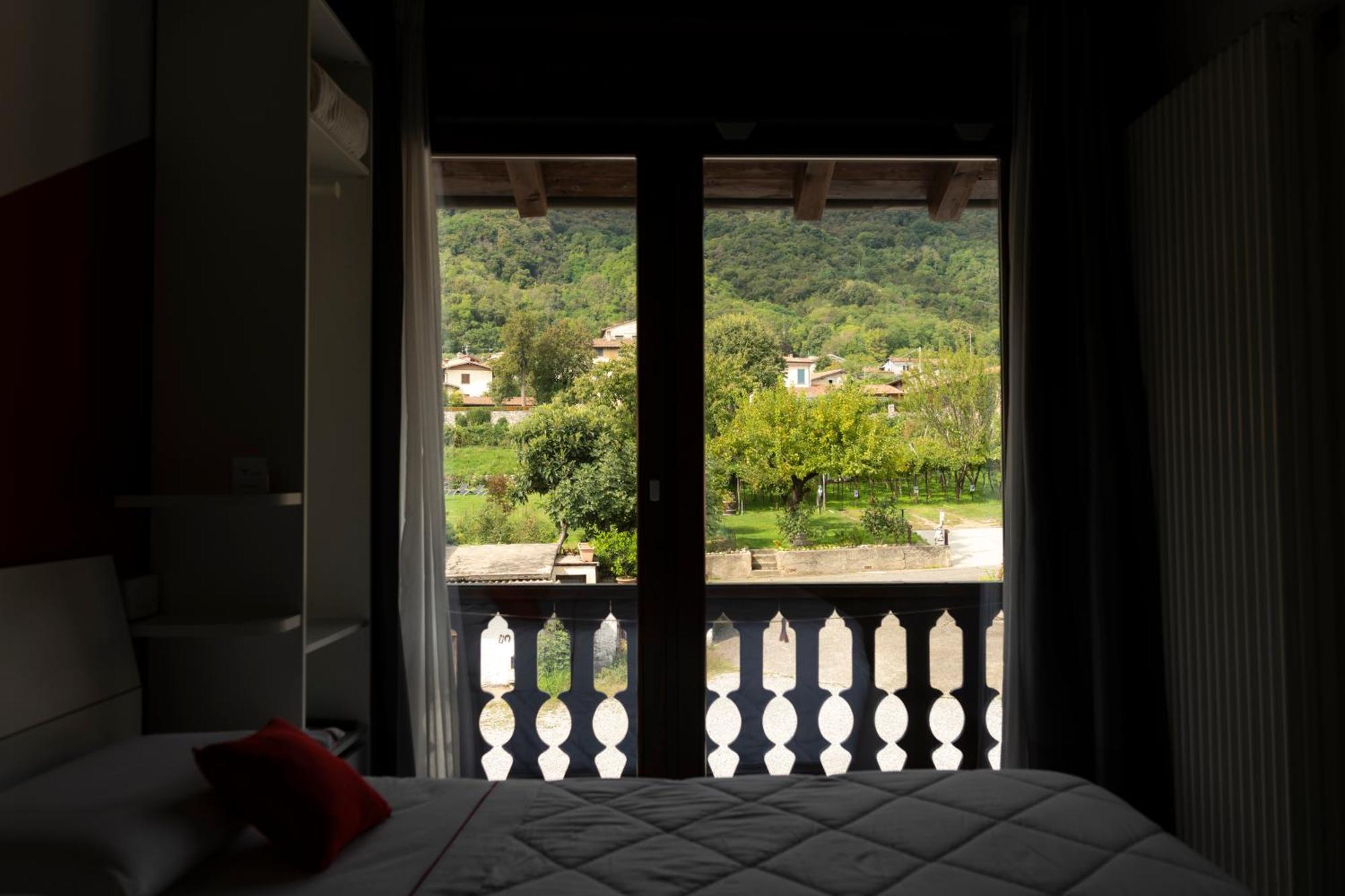 La Terrazza Sulle Vigne B&B Corte Franca Eksteriør billede