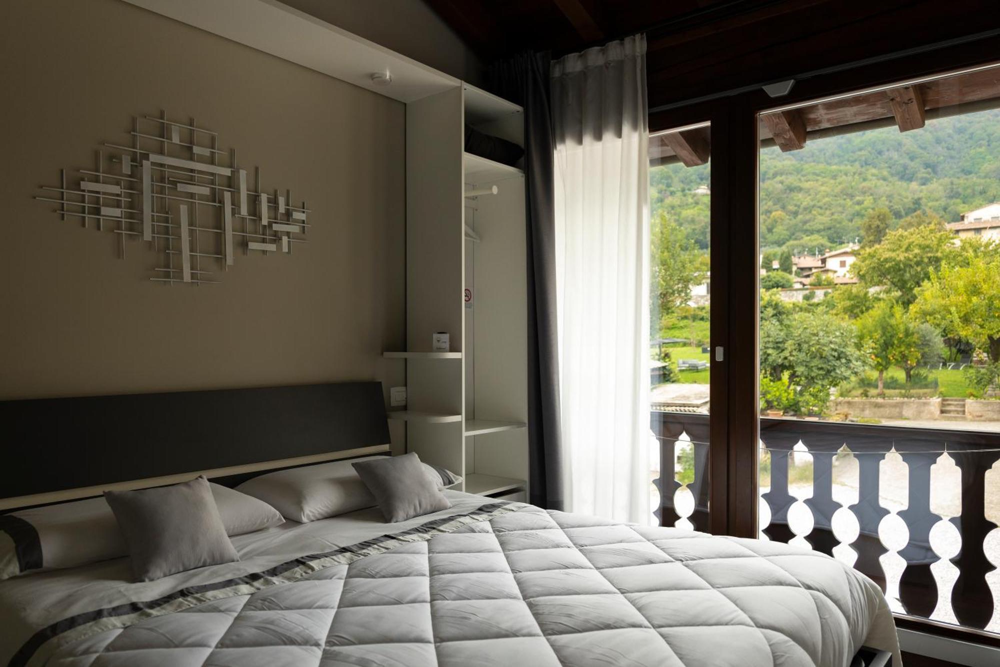 La Terrazza Sulle Vigne B&B Corte Franca Eksteriør billede